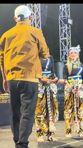 Aduh takan pak bupati.ijin bapak @Agus Irawan SALEHO HARUS DI DIDIK KERAS. Karena slogane saleho pancen keras!!! @𝐀𝐗𝐂𝐄𝐋𝐌𝐀𝐑𝐓𝐒𝐀𝐍𝐃𝐀 @𝐦𝐚𝐫𝐬𝐡𝐚𝐲𝐚𝐧𝐠 @Nyai Bendolegi Real 