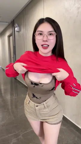 a có áo đỏ chưa a