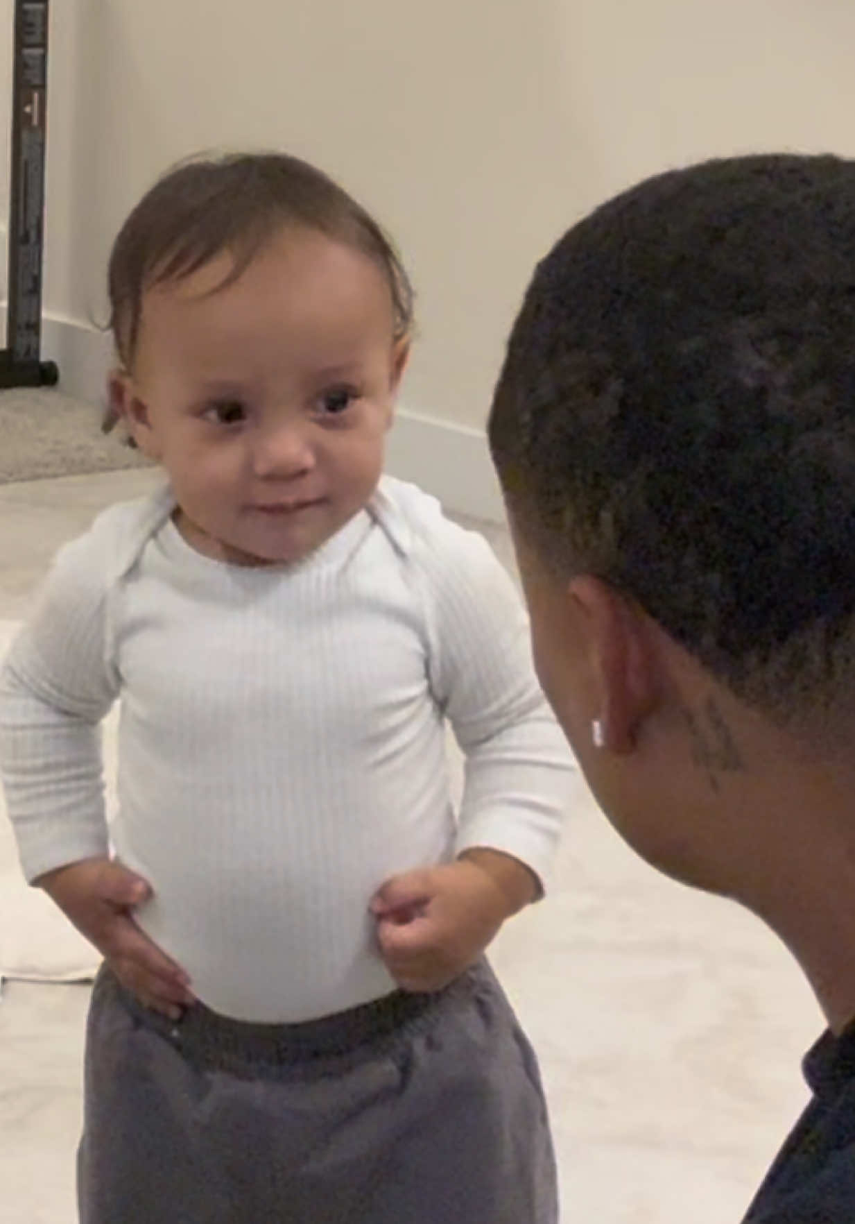 Being a father is so important & I love it 🤞🏽❤️ @Zaza #larobenz #zaza #babies 