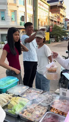 សៅរ៍.អាទិត្យ អត់ដឹងទៅញ៉ាំអីឆ្ងាញ់😋អាចមក mulanmatcha បាន🤭✨ ជួបគ្នាអាទិត្យក្រោយទៀតណា>,<🍵🍜🍲🍦🍡#mulanmatcha #matcha #matchalover #banteaymeanchey @Y.X🌺✨ 