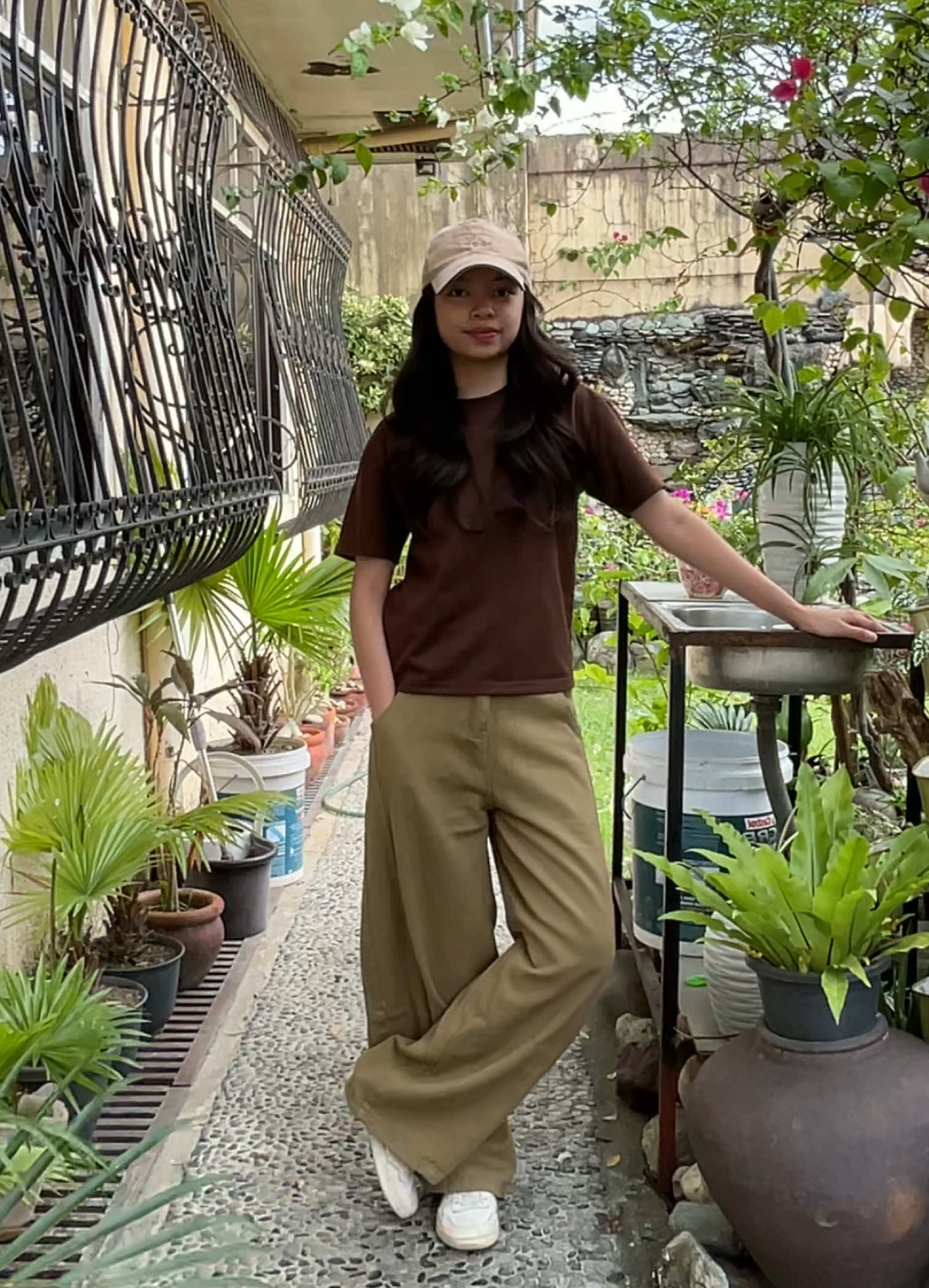 Retro Brown Baggy Pants #baggypants #baggyjeans #widelegpants #barrelpants #pantsrecommendation