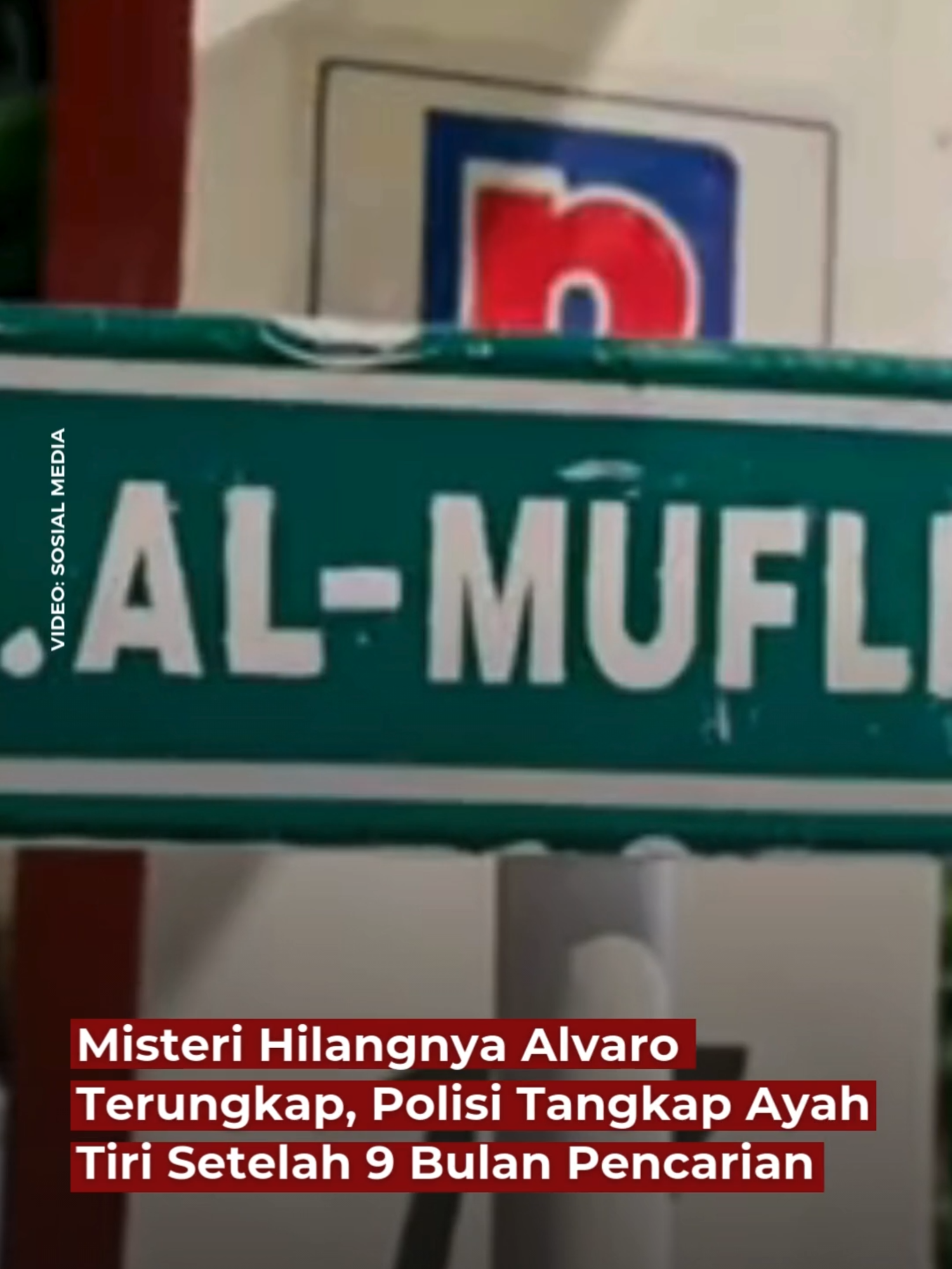 Setelah 9 bulan penuh pencarian dan harapan, kabar duka datang. Alvaro Kiano Nugroho, bocah 6 tahun yang hilang sejak Maret 2025, ditemukan meninggal dunia. Polisi sudah memastikan identitasnya lewat tes DNA, dan kasus ini kini menyorot siapa sebenarnya yang ada di balik tragedi memilukan ini. Sepanjang pencarian, keluarga Alvaro tak henti-hentinya berharap dan menelusuri berbagai petunjuk, dari teman sebaya hingga pesan-pesan misterius yang diterima sang ibu. Akhirnya, setelah kasus penculikan lain viral, titik terang muncul: ayah tiri Alvaro ditangkap sebagai tersangka. Kasus ini meninggalkan luka mendalam sekaligus pertanyaan besar bagi masyarakat. #KoranJakarta #KasusAlvaro #TragediAnak #JakartaSelatan