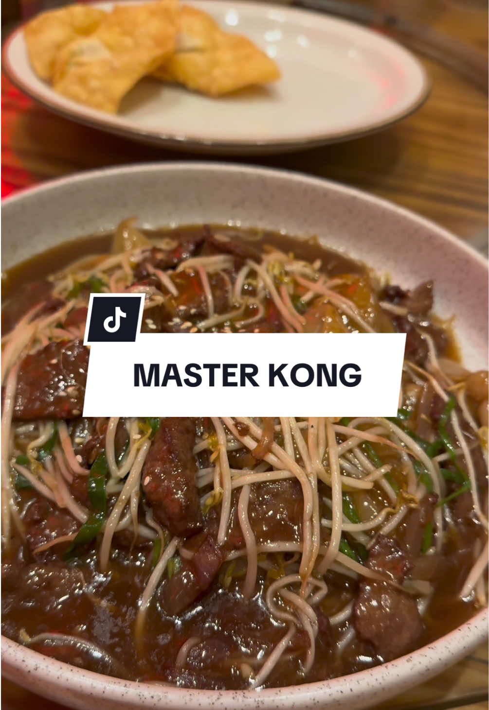 Domingo en Master Kong 🥟🥡🥢  estuvo rico pero nada wow.. A qué otro chifa deberiamos ir???? #sanborja #chifa #chifaperuano #chaufa #restaurantesperuanos 