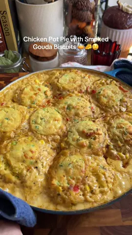 The coziest chicken pot pie! #foryou #fyp #FoodTok #cookwithme #EasyRecipe 