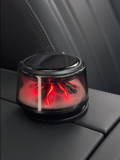 Treo gọn trên gương, tự phun sương siêu mịn – khử mùi chỉ sau vài phút #maykhuechtantinhdauoto #maytinhdauoto #phukienoto #phukienxedep #khumuioto #tinhdauoto #noithatoto #phukienotocaocap #scarvietnam #phukienotohot2025 #xedepthomlau