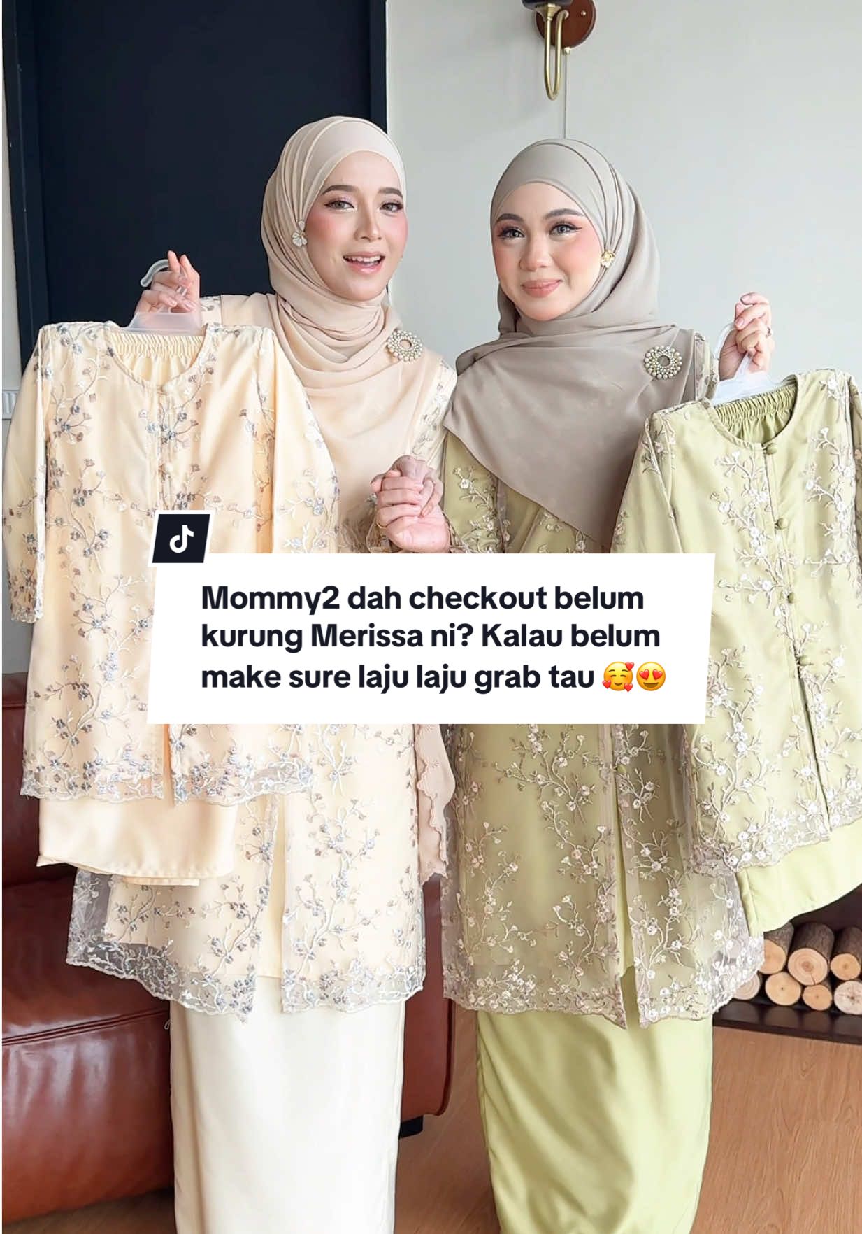 Mommy2 dah checkout belum kurung Merissa ni? Kalau belum make sure laju laju grab tau, kalau pakai sedondon confirm manis jaa nampak 😍🥰 #nfhboutiquegallery #bajukurung #bajuwanita #kurunglace #sedondon 