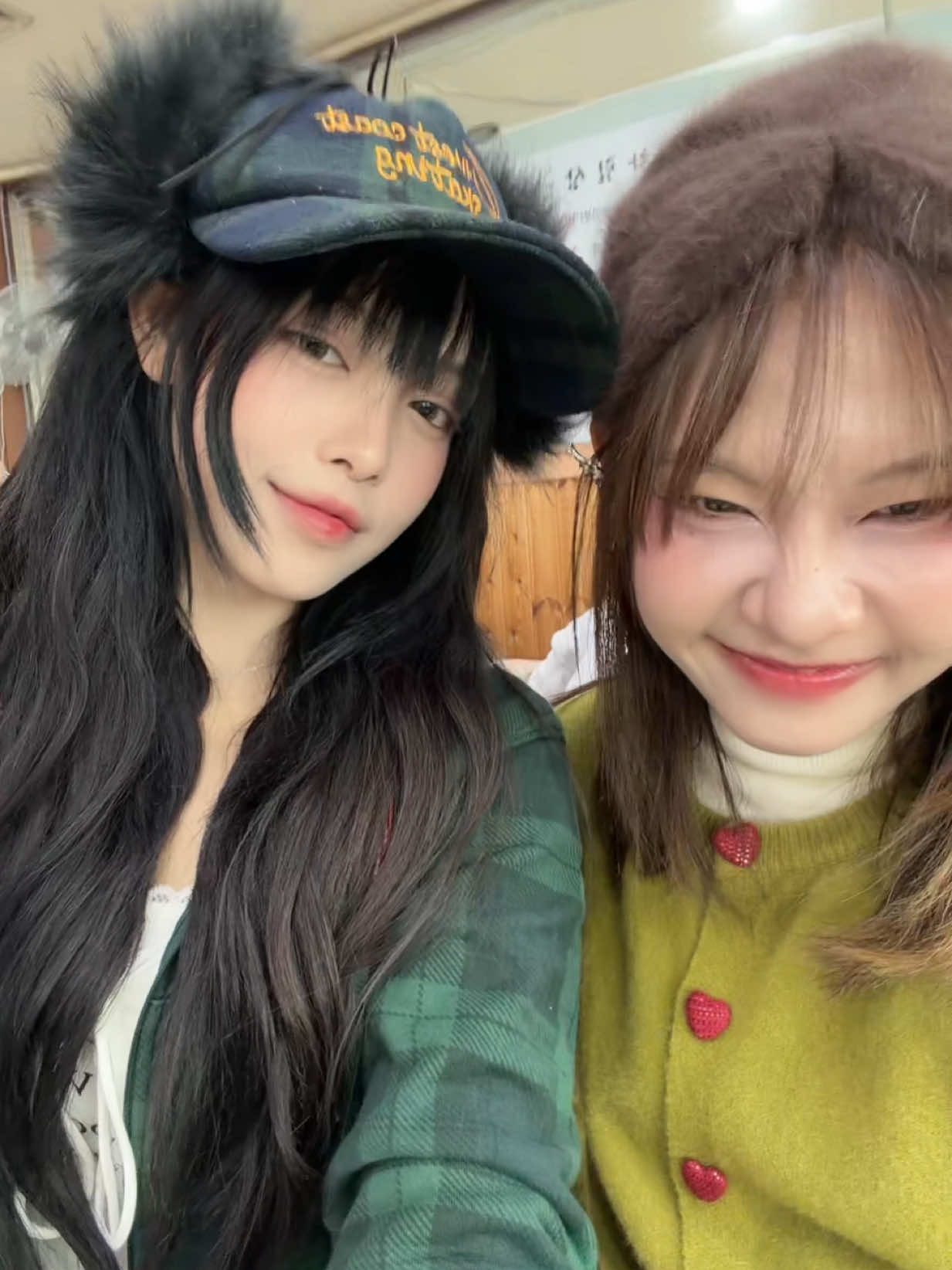 แค่เพียงต้องการให้เธอได้อยู่ตรงนี้นานนานนน ~