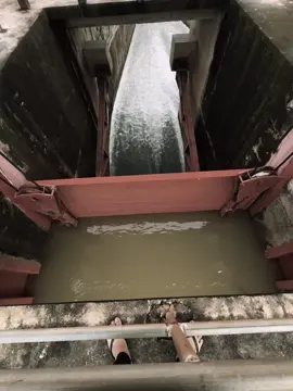 “心可以等，但时间不能等.....总有一天我们会发现，我们一直在等错误的人。“ 