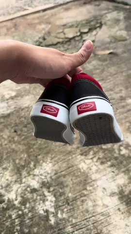 ดำ ขาว แดง #รองเท้าผ้าใบ #รองเท้าผ้าใบผู้ชาย #fyp 