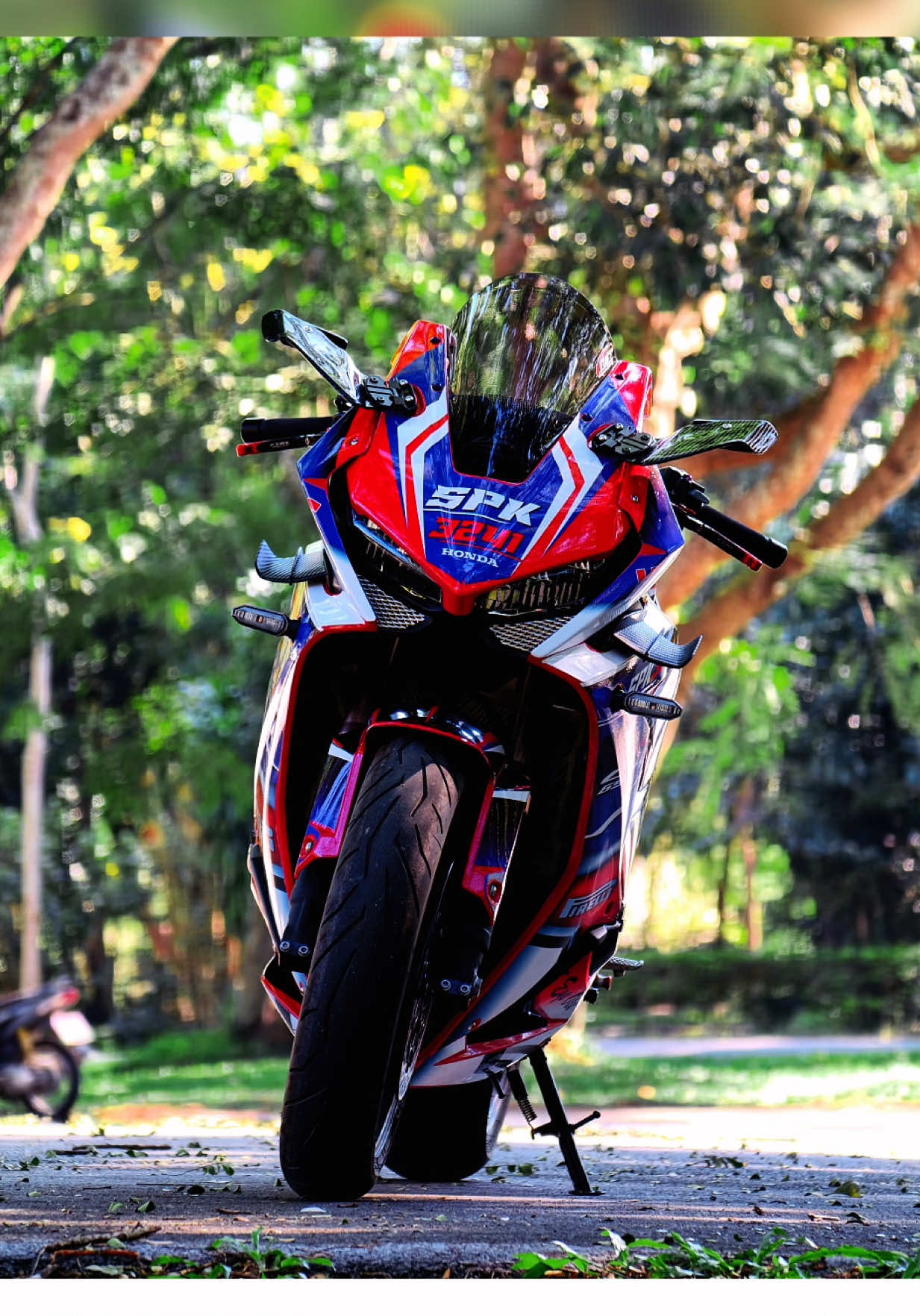 ทดลองถ่ายรูปมอไซค์ให้สวยแบบง่ายๆใครก็ทำได้ด้วยเลนส์เสริมZEISSของวีโว่🥰 #vivoX300Pro #ZEISS #telephoto #spk #portrait 