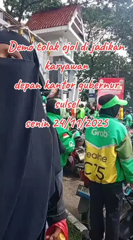 aliansi ojol sulsel mengadakan deoo tolak ojol di jadikan karyawan di depan kantor gubernur sulsel jlan urip sumiharjo makassar#makassar #fyp #makassarinfo #ojolmakassar #grabgojekmaximshopee 