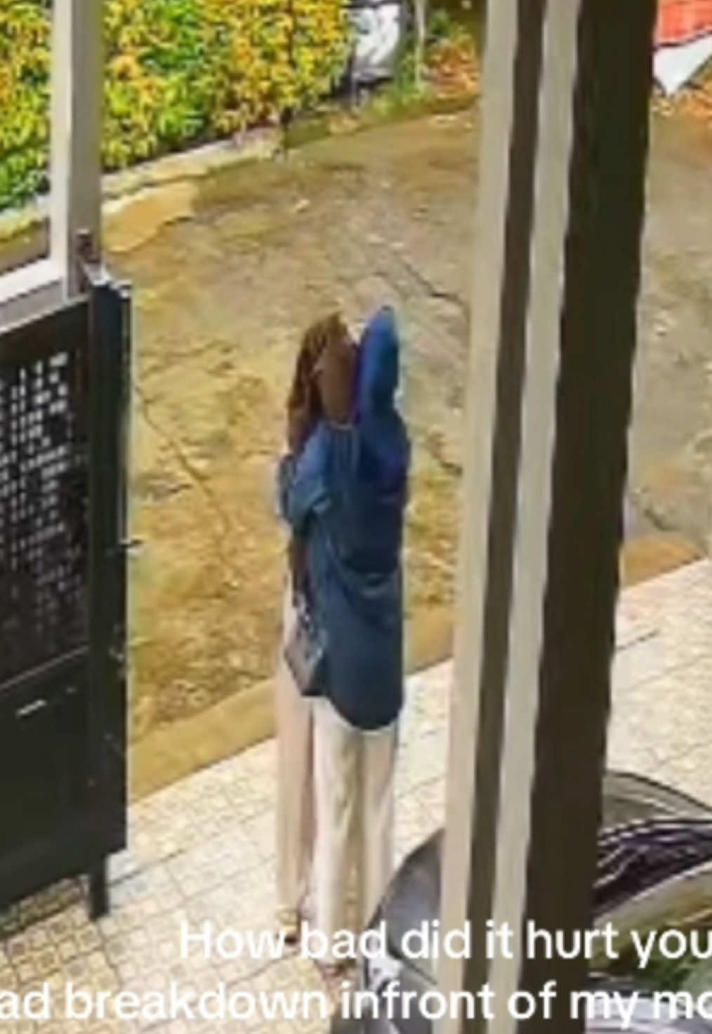 Camroll, august. . I had breakdown infront of my mom and dad. Maaf mah untuk pd saat itu mama ikut nanggung rasa sakit dan sedihny. Makkasih banyak untuk rasa cinta tulus mama for him yang suda buat kecewa.  No revenge cause Allah saw how hard i cried at that time. Now my hair is getting longger, private live, no enemies,family, small circle, life lowkey, happy happy! Semuanya sudahh lewat, mashaallah tabarakallah❤️