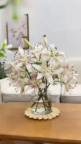 Bình thuỷ tinh trong cắm hoa tết 2026. #tiemgomvahoaluabongbong #binhthuytinh #locamhoa #camhoaly #camhoatet2026 