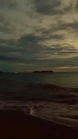 dipersilakan kata katanya..#fyp #yourpage #sadstory