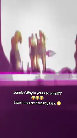 Jennie teasing Lisa's small baby picture!! 😭😭😭🤣🤣🤣🤣 #Jennie #Jenlisa #Lisa 