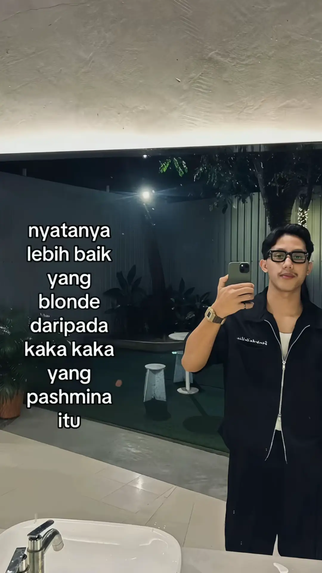 ini bukan blonde si jatuhnya wkwk