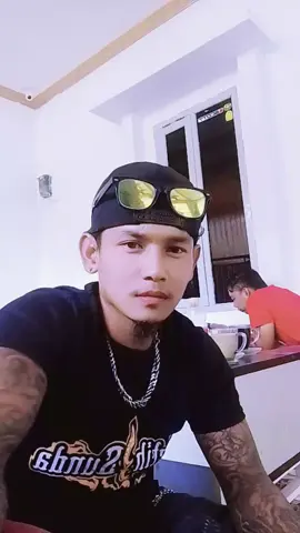 apah kita saling menunggu , ataw saling melupakan😅🤭