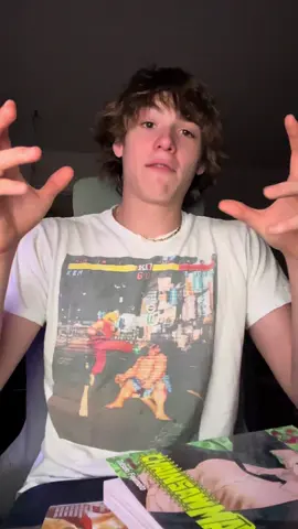 Fire reads#comics #manga #comictok #comicbook #comiccollector 