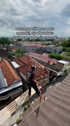 Beda nasip🫠 #kulibangunan #tukangbangunan #kuliproyek #fyp #jawapride 