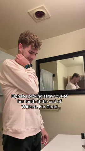 #wickedforgood #elphaba #scarecrow 