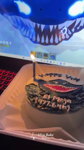 Mari kita rayakan dengan cake elmaja . . . For order: MISS BAKE Bakery WA: 0819 0403 2828 Delivery service Jogja #elmaja #fishit #talon #roblox #elsharkgranmaja #customcake #fyp #yogyakarta 
