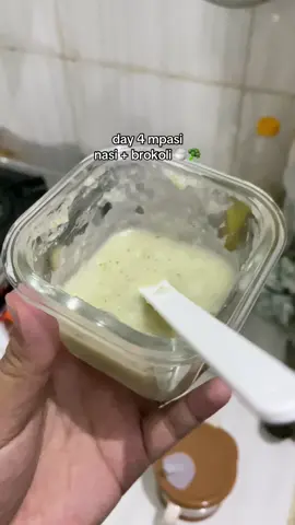 pengenalan rasa dr 4 hariini nilainya 7/10 dedek kyk blm pengen makan huhuu