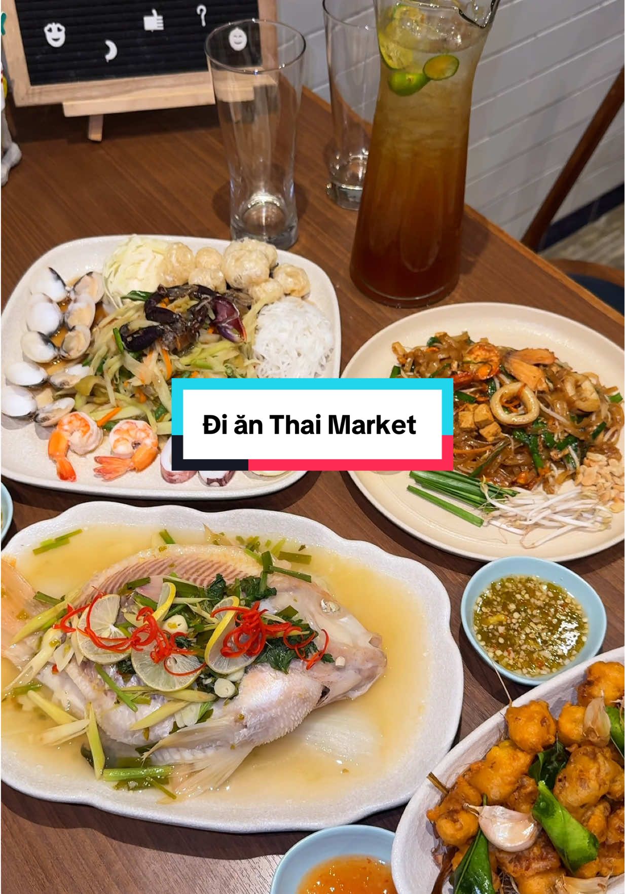 Đi ăn món Thái vị không quá cay zới tụi mình nè hehe #LearnOnTikTok #boxstudio #ancungtiktok #reviewanngon #saigon 