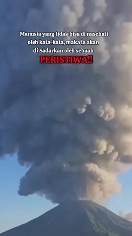 dalam sebuah peristiwa yang terjadi banyak pelajaran yang harus kita pahami, alam mengguncang pertanda mengingatkan agar kita lebih dekat dengan yang maha kuasa #creatorsearchinsights #merapi #fyp 