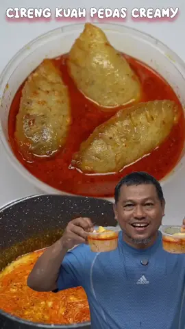 Cireng kuah creamy Adonan cireng - Tepung tapioka 250 gr - Tepung terigu 70 gr - Tepung maizena 10 gr - Garam 1 sdt - Kaldu bubuk 1 sdt - Bawang putih bubuk 1 sdt - Air mendidih 250 ml Isian - Daging slice 250 gr - Bawang putih 2 siung - Bawang merah 2 siung - Bawang Bombay 1 buah - Jahe 1 ruas - Saus teriyaki 2 sdm - Kecap manis 2 sdm - Garam 1/2 sdt - Kaldu bubuk 1/2 sdt - Lada bubuk 1/4 sdt - Air 50 ml Kuah creamy - Bubuk cabe 2 sdm - Bubuk keju 1 sdm - Krimer 1 sdm - Air 100 ml - Susu UHT 100 ml - Garam 1/4 sdt - Kaldu bubuk 1/4 sdt - Gula pasir 1/4 sdt Alat yang digunakan - IDEALIFE  Saucepan Cookware IL- 18 SP - IDEALIFE Frypan Cookware IL-24FP - IDEALIFE Granite Cookware set IL- 22b #cirengkuahpedascreamy #cirengisi #cirengpedas #cirengisipedas  #creatorsearchinsights 