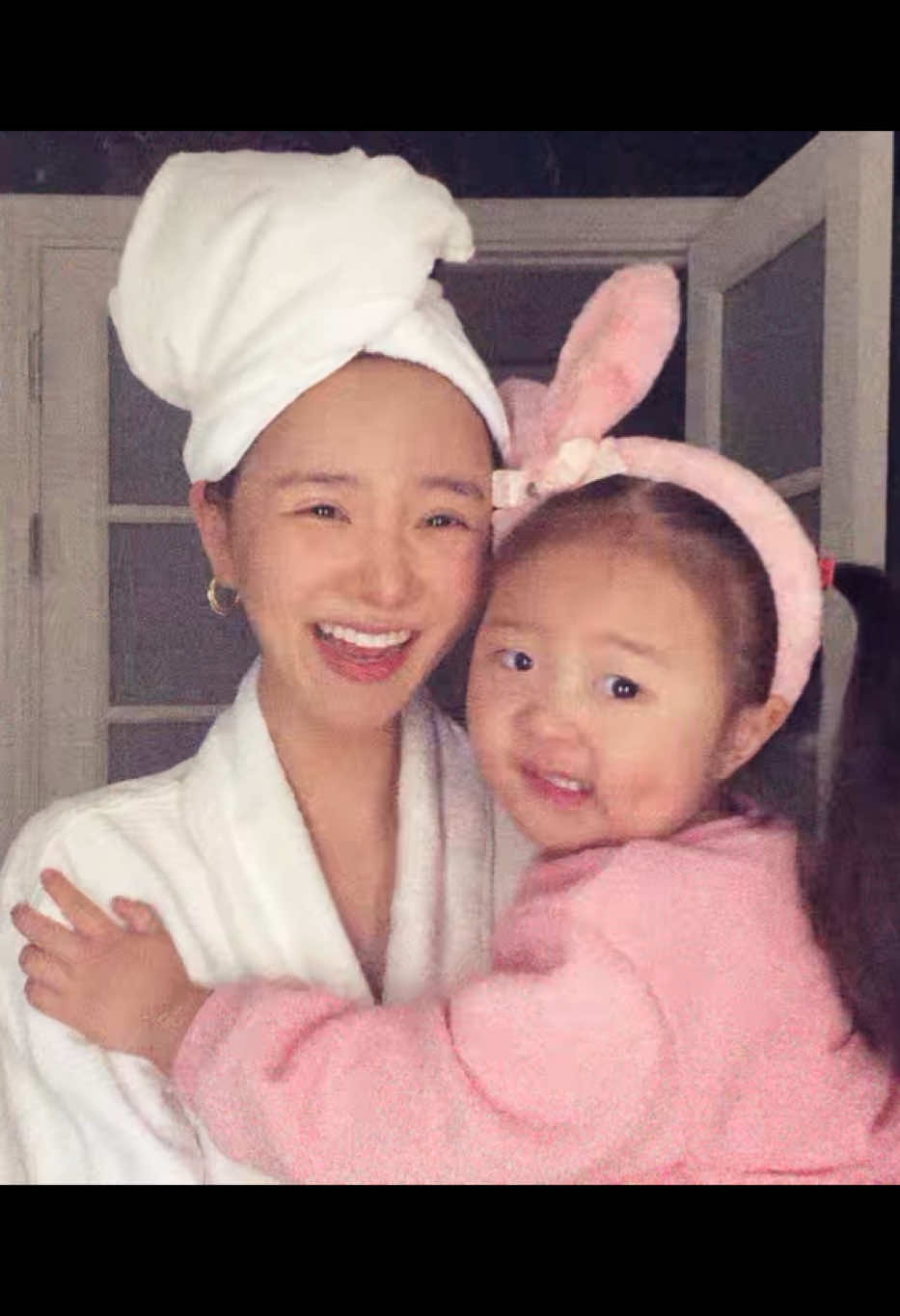 beso para mí💋 @Laurel & Nayoon #doremi #mamaehija #babymama 