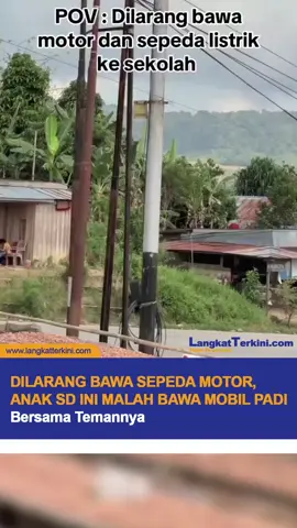 Dua anak sekolah dasar asal Makassar ini, menumpangi sebuah mobil sekam padi yang dimodifikasi. Pasalnya mereka dilarang untuk membawa motor dan sepeda listrik ke sekolah. Meski demikian, kedua anak ini membawa mobil di bawah pengawasan orang tuanya. Aduh hati-hati ya, Dek! 😣🤦🏻‍♀️ Video : Instagram/ramaisyadi_ #infoterkini #beritaterkini #langkatterkini #anaksekolah #sekolahdasar 