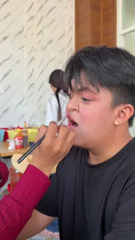 ទុក្ខលំបាកអ្នកMakeup 😭