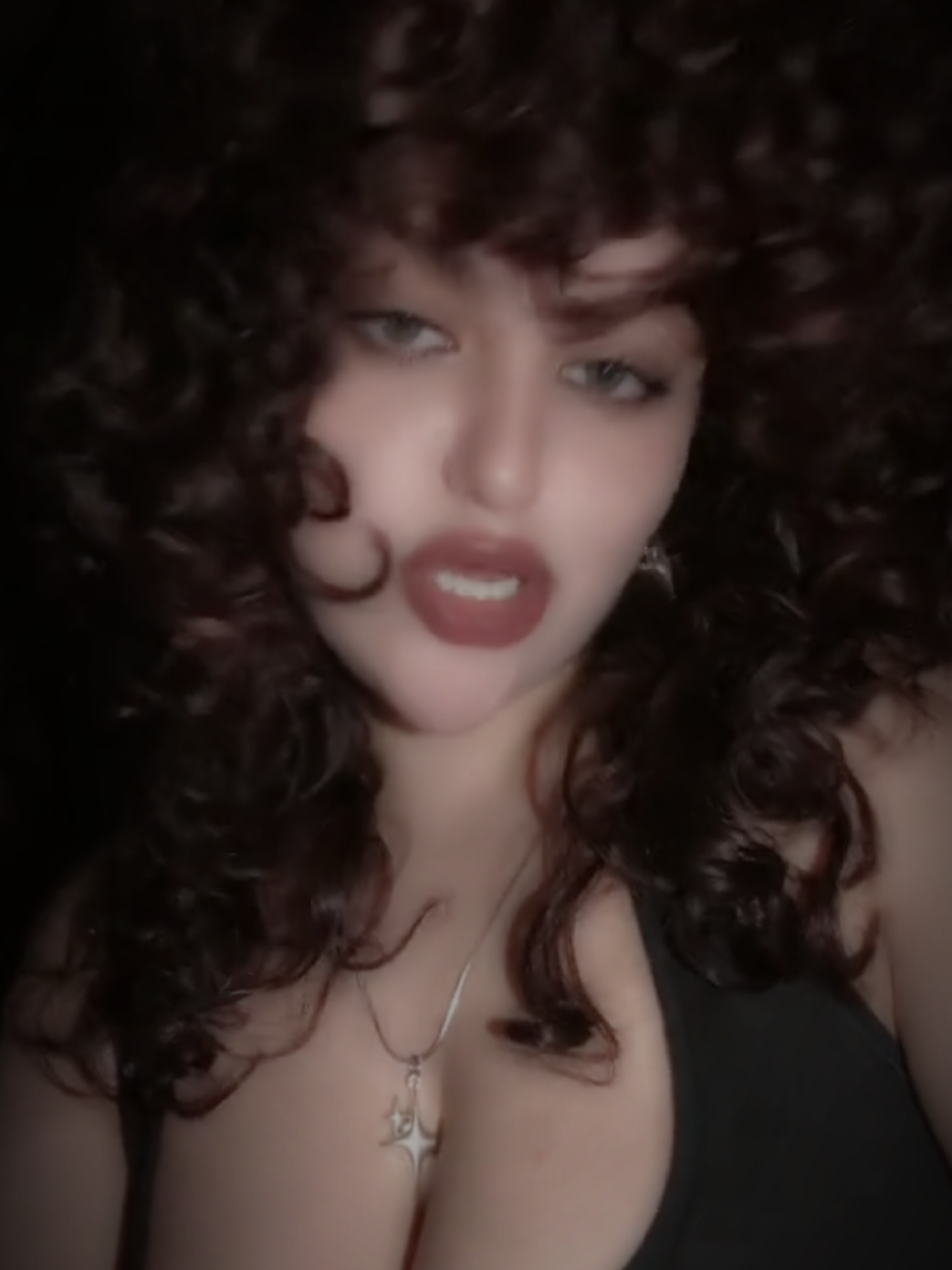 #تصاميم_فيديوهات🎵🎤🎬 #تصميمي🎬 #عباراتكم_الفخمه📿📌تجبرني_انشر #تصويري_احترافي_الاجواء👌🏻🕊😴 #مجرد________ذووووووق🎶🎵💞 