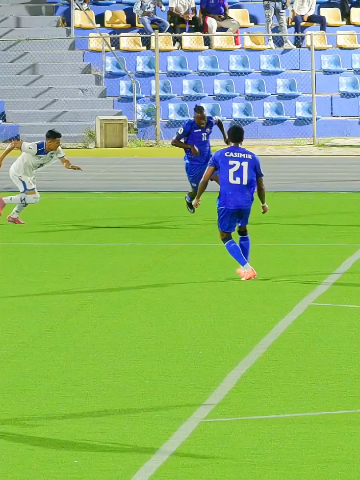 Misye tou pèdi job la gade kijan nèg kontan 😂 Credit : Papouchy fitness  #haiti #haitiantiktok🇭🇹 #haitian 