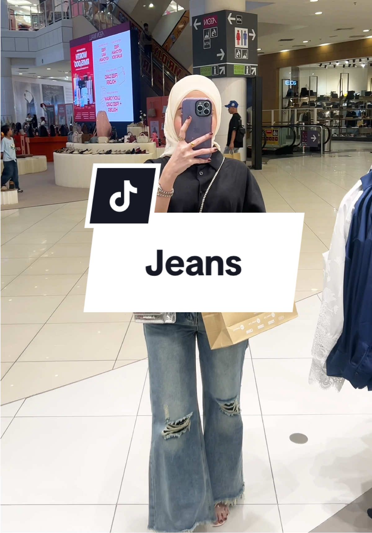 Jeans yeen pakai size s , berat 51kg . 