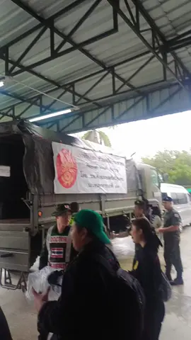 รพ.ค่าบเทพสตรีศรีสุนทร ได้จัดชุดแพทย์เคลื่อนที่ออกช่วยเหลือพี่น้องประชาชน ผู้ประสบภัยพิบัติน้ำท่วม อ.รัษฎา จ.ตรัง (24.11.68) #ทหารของพระราชา #ทหารของประชาชน #โรงพยาบาลค่ายเทพสตรีศรีสุนทร #ค่ายเทพสตรีศรีสุนทร💂‍♂️🇹🇭 