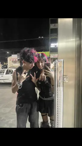 eu i o amoreco  #gothgirl #mulherdepreso🔓🕊👫💍 #fyp #outfit 