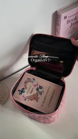 keep your makeup in one stylish cosmetic bag #cosmeticbag #makeupbag #cosmeticorganizer #makeuporganizer #organizerbag 