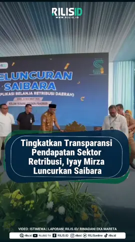 Tingkatkan Transparansi Pendapatan Sektor Retribusi, Iyay Mirza Luncurkan Saibara Pemerintah Provinsi Lampung resmi meluncurkan Saibara (Satu Aplikasi Belanja Retribusi Daerah), sebuah platform digital yang menghimpun seluruh pembayaran retribusi daerah dalam satu sistem terintegrasi.  Peluncuran berlangsung di Halaman Kolam Renang Stadion Pahoman, Kota Bandar Lampung, Senin (24/11/2025). Gubernur Lampung Rahmat Mirzani Djausal mengatakan aplikasi Saibara dirancang untuk mempermudah akses masyarakat terhadap berbagai layanan dan jasa milik Pemprov Lampung, sekaligus meningkatkan efektivitas pengelolaan pendapatan daerah. “Digitalisasi adalah kunci untuk memperbaiki pelayanan. Dengan Saibara, transparansi, akuntabilitas, dan efisiensi dalam pengelolaan retribusi dapat ditingkatkan, dan masyarakat akan mendapatkan pelayanan yang lebih baik dan cepat,” ujar Gubernur Mirza. Menurutnya, potensi retribusi daerah selama ini belum tergali secara maksimal.  Iyay Mirza -sapaan akrab Gubernur Mirza mencontohkan daerah yang setelah menerapkan digitalisasi pembayaran mengalami lonjakan pendapatan yang berlipat.  Selain meningkatkan pendapatan daerah, lanjut Gubernur Mirza, Saibara diharapkan berdampak langsung pada kualitas pelayanan publik.  