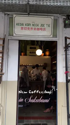 Rekomendasi Coffeshop di Sukabumi 📮 Tempatnya bagus banget & kalian  harus cobain yuen yang coffee tea, enaaak! 🌟🫖❤️ 📍@Kedai Kopi Ncek Joe Tie 1953  Jl. A. Yani No. 77, Gunungparang, Cikole  #fyp #coffeeshop #sukabumi #CapCut 