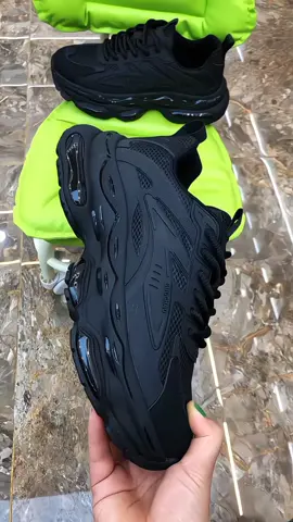 Sepatu pria hitam sepatu olahraga#sepatupria #sepatusneakers #racuntiktok #fyppppppppppppppppppppppp #promomakanharian 