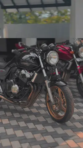 ආ...😒💋#foryou#fypシ゚#cb400sf #cb400 #spec3 @Madu🇮🇹 @K🫀💋 