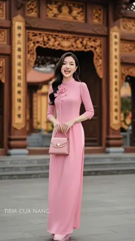 Nét đẹp tinh khôi, dịu dàng nhưng vẫn đầy khí chất. Một thiết kế khiến bạn bước ra là toả sáng ngay lập tức. 💗 #Aodai #AodaiVietnam #AodaiDep #AodaiTet #aodaitruyenthong 