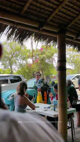 Sanur selalu punya cerita, mulai dari ketemu Yaya yang super ramah, makan Thai food seenak itu, sampai nemu penginapan nyaman yang cuma 10 menit dari pelabuhan. 🌴 Aku bookingnya via @reddoorzid biar makin mudah dan makin hemat kalo pake kode promo “YUKNGINEP” di aplikasi ini. Siapin liburan akhir tahun kalian dari sekarang dan bookingnya via aplikasi RedDoorz. #RedTravelers #BukaSemuaPintu #RedDoorz #HotelBali  #RekomendasiHotelBali 