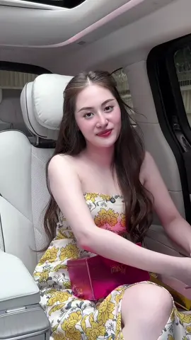 ចែករំលែកតិចនិចនៅក្នុងការឲមើលមកខ្លួនឯងក្មេងជាងមុន……❤️#ឡេយ៉ាសាកា #ឡេyasaka #cambodia #fyp #yasakacollagen 