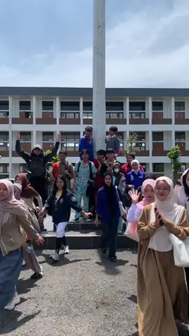 outfit random check🤡  #fikom #fyp #foryoupage 