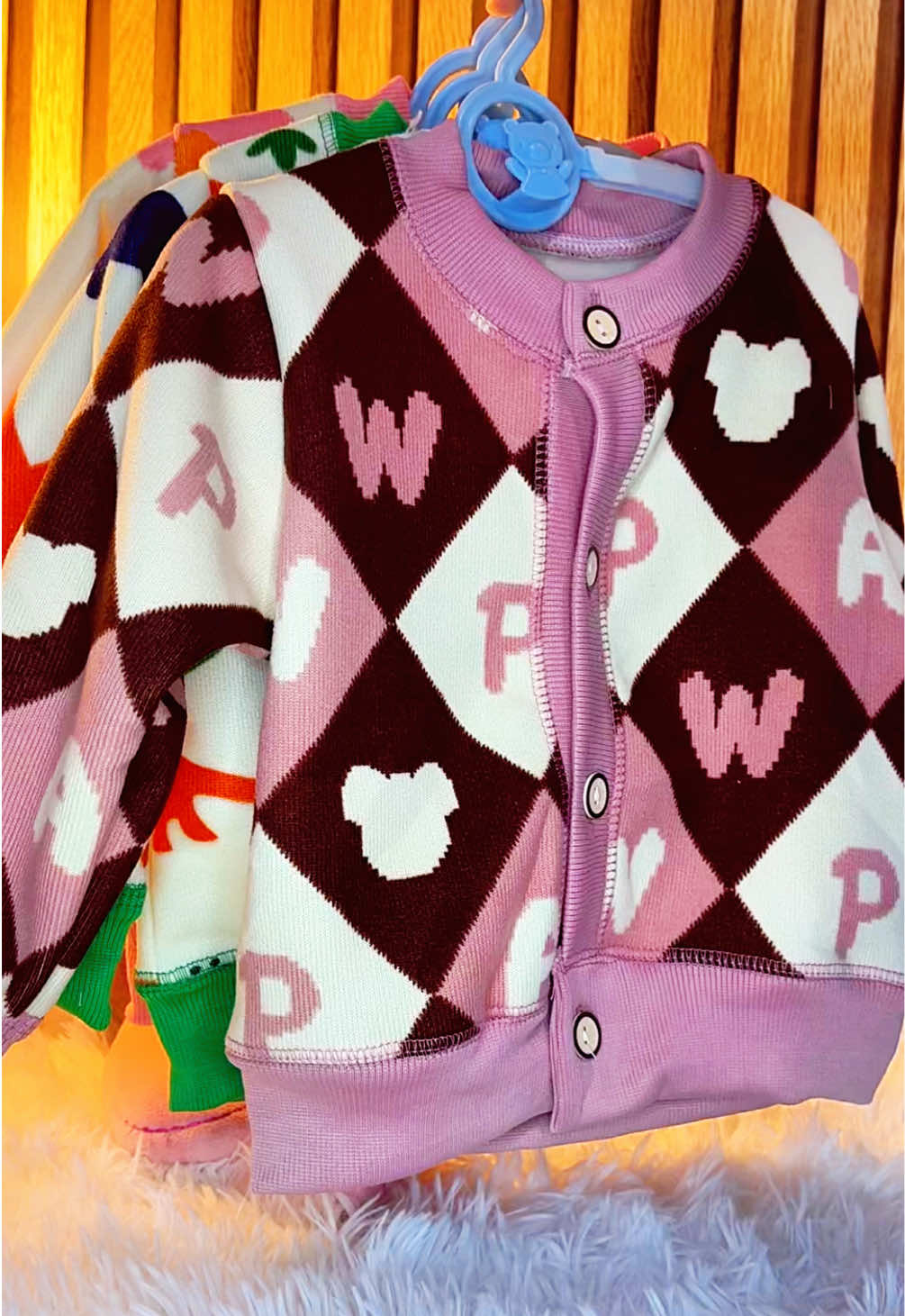 เสื้อแขนยาวคาร์ดิแกนเด็ก กระดุมหน้าผ้าสำลีนุ่มๆ ใส่กันหนาวอากาศเย็น ใส่คลุม #เสื้อเด็ก #เสื้อกันหนาวเด็ก #เสื้อกันหนาวเด็กน่ารัก #เสื้อหนาวเด็กผู้หญิง #เสื้อกันหนาวเด็กผู้ชาย 