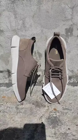 ဘူးbox tagအစုံပါမယ် websiteဈေးသိန်းကျော်နေတာကို 65000နဲ့လိုချင်ရင် orderအမြန်လာတင်တော့ Size-39 #madeinmyanmar🇲🇲 #export #shoe 