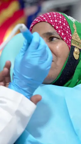 مين عنده خالة تخاف من دكتور الأسنان؟ 😅 بس يوم تدخل DCC… تتطمن من أول دقيقة! شغل نظيف، تعامل راقي، ونتيجة ترضّي الخالة قبل الكل 🤍✨ #جلدية #ليزر #اسنان #تغذية_علاجية #DCC_Clinic للحجز 📞 ᴀʟᴋʜᴏᴜᴅ 71961206 | 24270526 ᴀʟʜᴀɪʟ 91292844 | 24544880