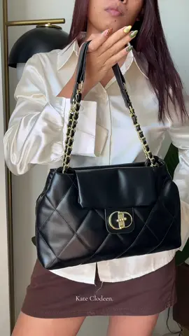 so ganda and classy ✨ #shoulderbag #underarmbag #chainbag #classybags #slingbag 